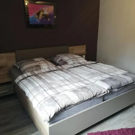 Christiane - Neue, Moderne Mit Blick Ins Gruene Apartman