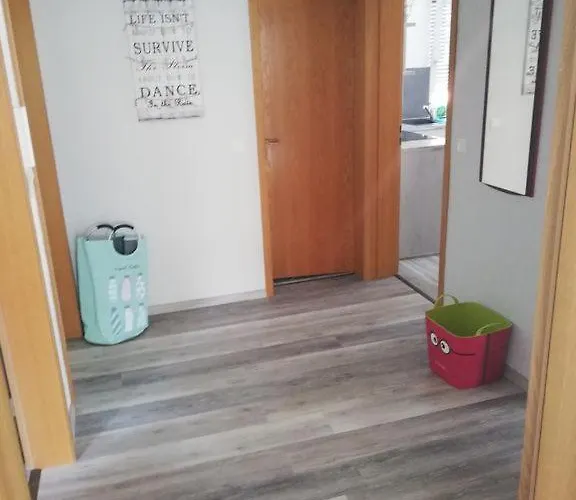 Christiane - Neue, Moderne Mit Blick Ins Gruene